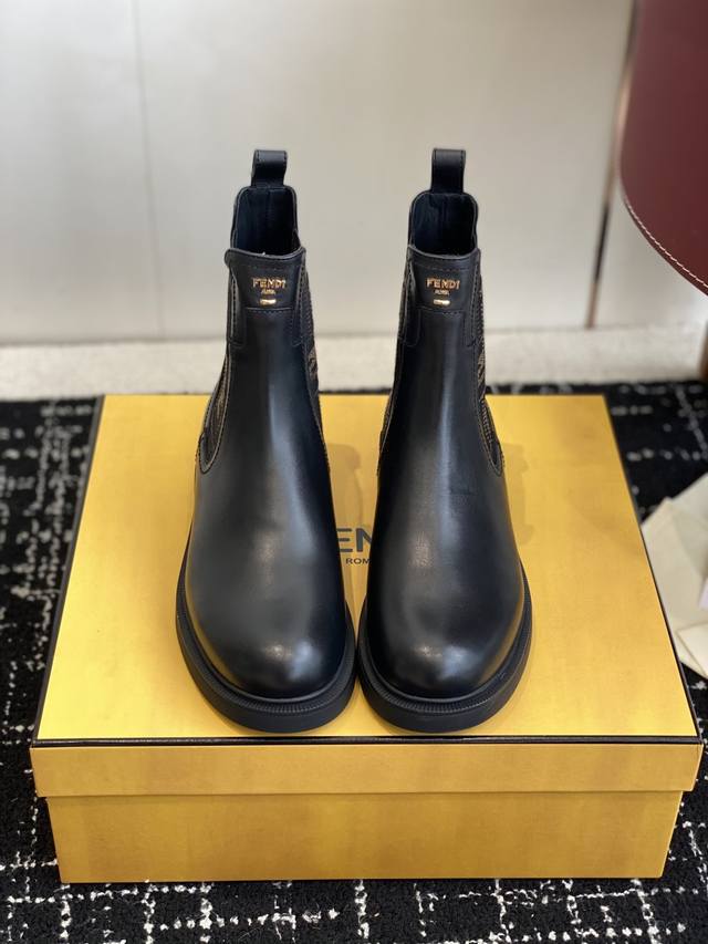 Dongguan-level Fendi Filo Monogram Chelsea Leather Motorcycle Boots, Size 25. Th