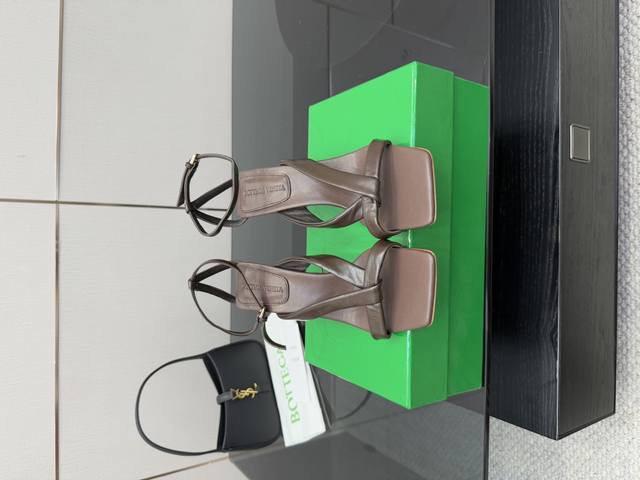 Bottega Veneta's top-of-the-line new arrival. The square toe is both powerful an