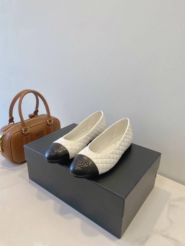 Chanel classic dance shoes, soft sole and upper! Versatile and stylish, incredib