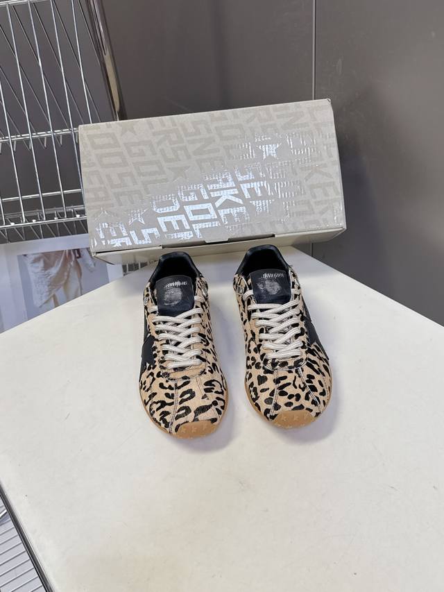 Golden Goose latest Ggdb casual training shoes celebrity personal style inspirat Golden Goose latest Ggdb casual training shoes celebrity personal style inspirat