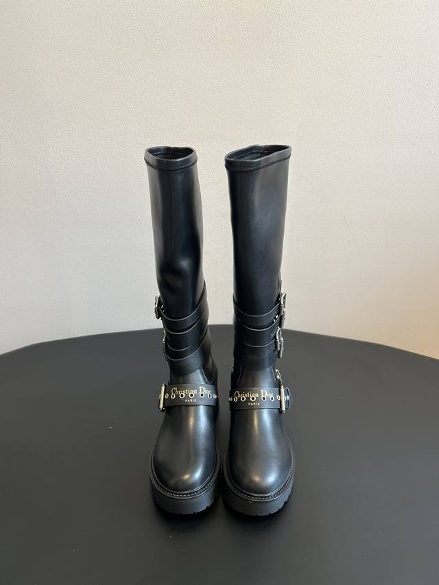 Top-tier Dior 25Ss new punk motorcycle boots. Made of premium leather, these boo