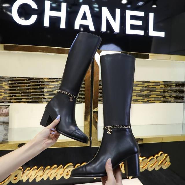 Chanel classic women's long boots, after months of meticulous craftsmanship, con