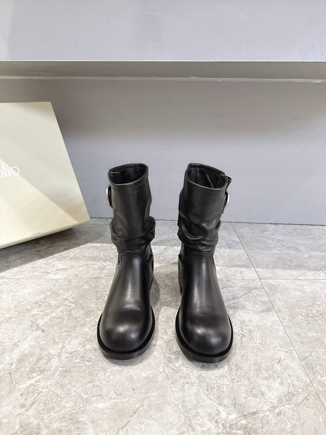 Unfolio 6 Autumn/Winter New Arrival These boots are simply the epitome of autumn