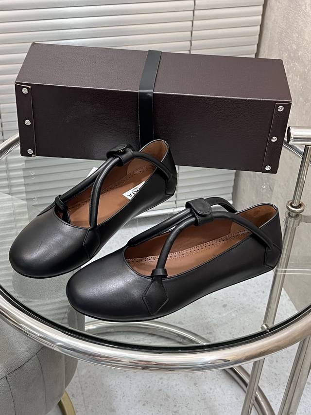 Top-tier original box Alaia runway style flat ballet flats, unique tote design!