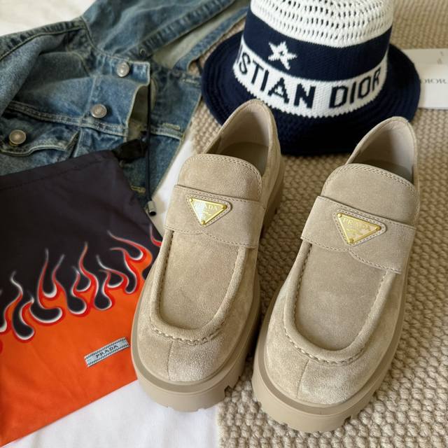 Dongguan-made Prada 25Ss New Gear Thick-Soled Triangle Logo Loafers | Original P