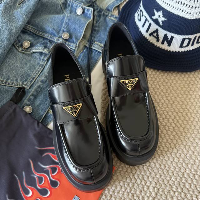 Dongguan-made Prada 25Ss New Gear Thick-Soled Triangle Logo Loafers