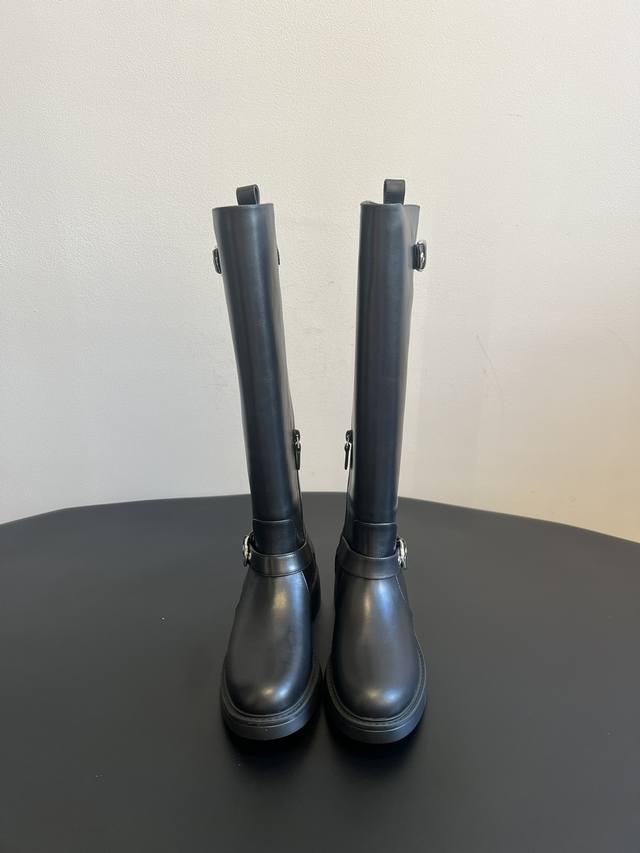 Original factory-grade Stuartweitzma* Sw5050 round-toe knee-high riding boots. M