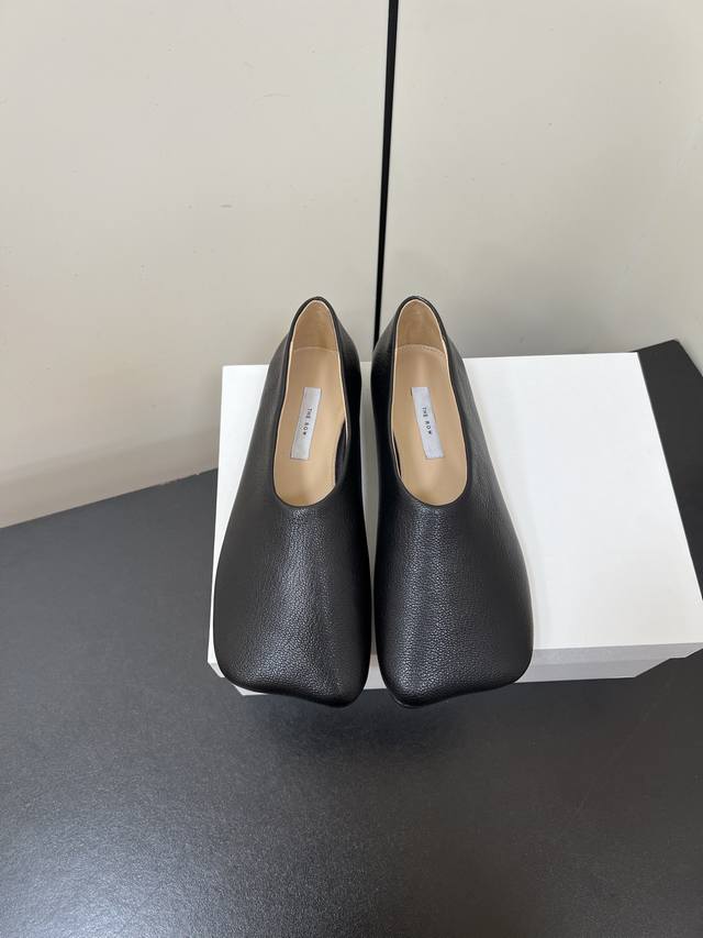 Therow Fw25 New Arrival