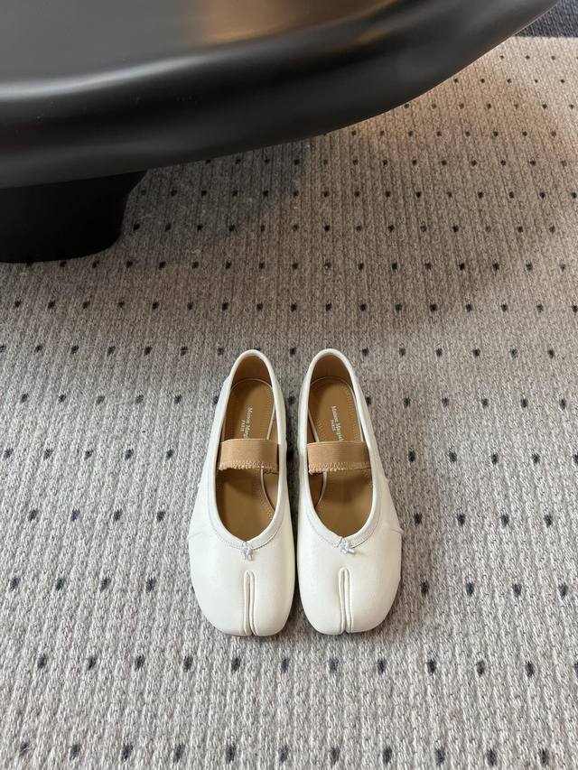 High-quality Maison Margiela Tabi pleated ballet flats (retailer grade) - These