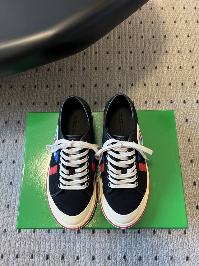 High-quality imported Botteg* Veneta Bv25Ss new retro Eliot sneakers, an instant