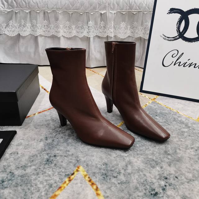 New 2025 Side Zipper Ankle Boots Perfect details Delicate sheepskin insole Aaa g