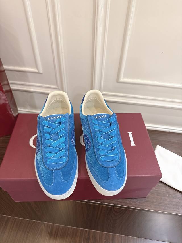 Women's New Gucci Double G Casual Sneakers (White) These shoes are crafted from