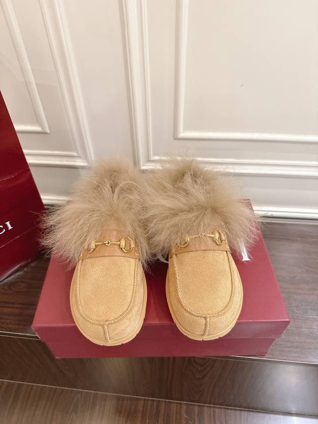 Gucci Horsebit Women's Wool Loafers. The new collection features a horsebit acce