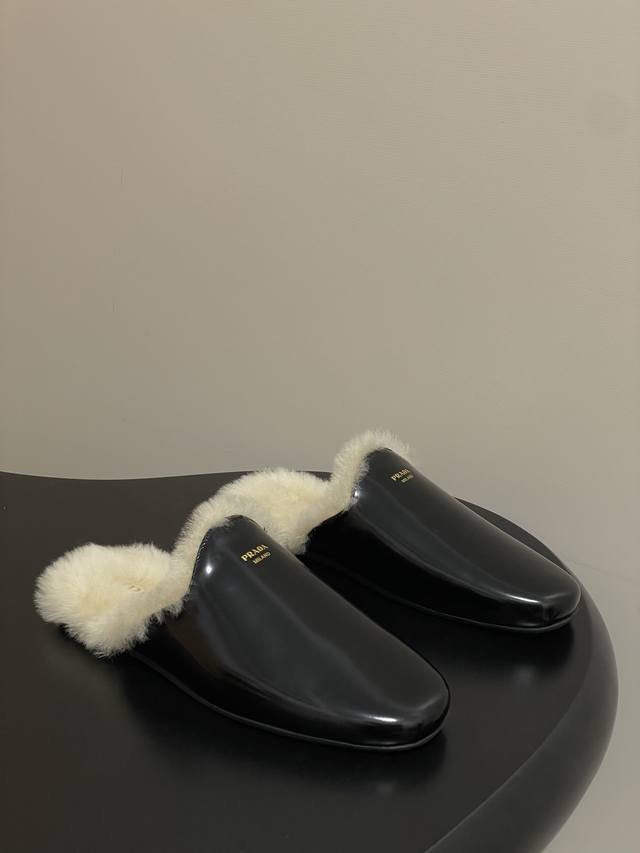 25Aw Autumn/Winter New Prada Square Toe Mule Shoes, Suede & Wool Half-Slippers T