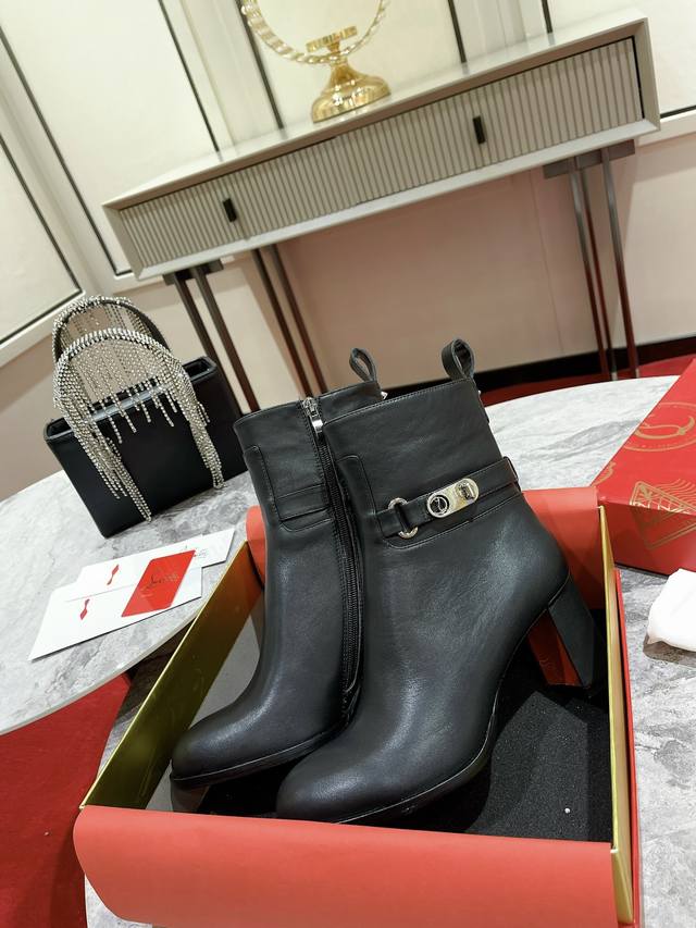 *Level* Heavy-duty Martin Boots. Original 1:1 last adjusted, perfectly elongated