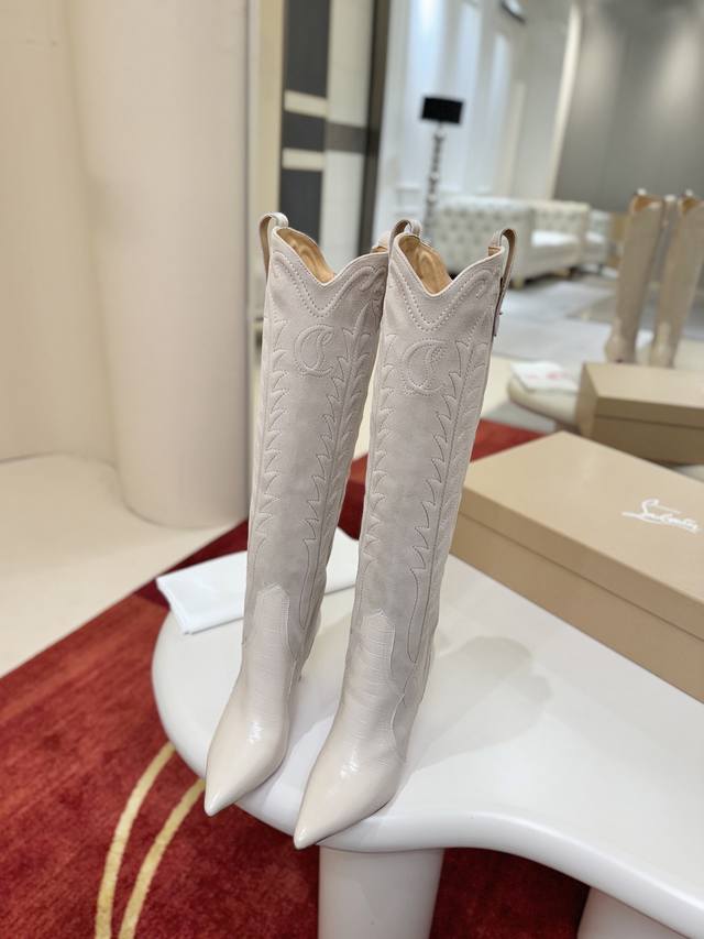 24Aw classic runway boots, a celebrity-inspired style inspired by the Western wi