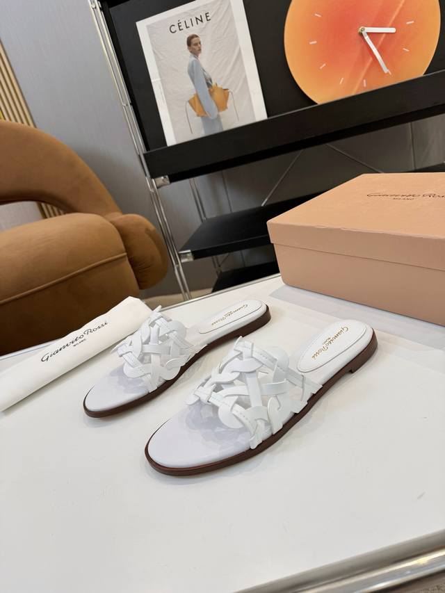 Price: Brand: Gianvito Rossi 2025 Spring/Summer New Arrival: French Woven Hollow