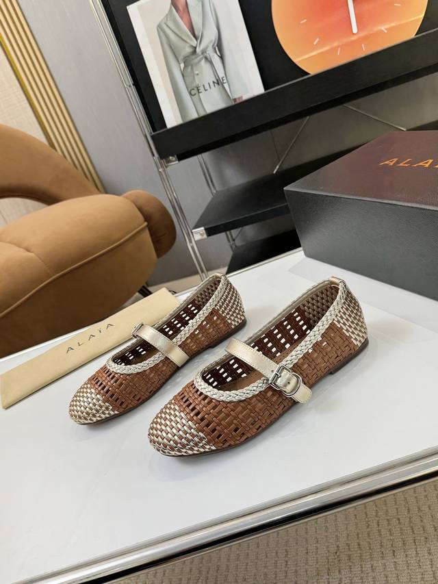 Price: Brand: Alaia Alaia 24S New Retro Buckle Mary Jane Shoes Ballet Flats Runw