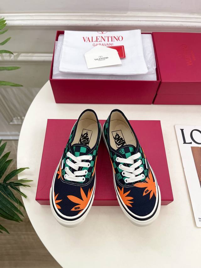 Valentino 2025 Fall/Winter New Arrivals: Valentino x Vans Collaboration Couple S