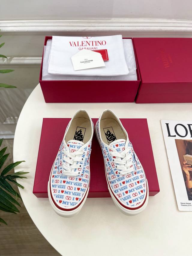 Valentino 2025 Fall/Winter New Arrival: Valentino x Vans Collaboration Couple Sn