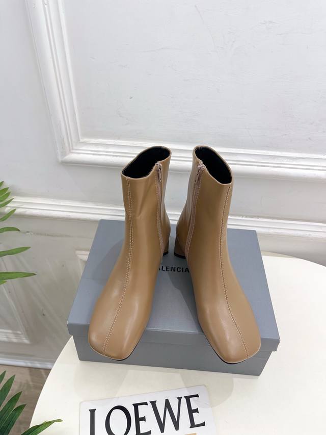 Balenciaga 2025 Fall/Winter New Arrival Square Toe Side Zipper Ankle Boots. Supe
