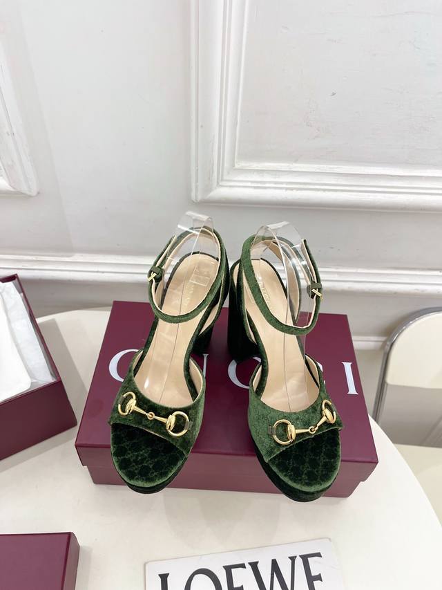 Gucci 25 Gucci's main series is finally here! A highly anticipated item! A new d