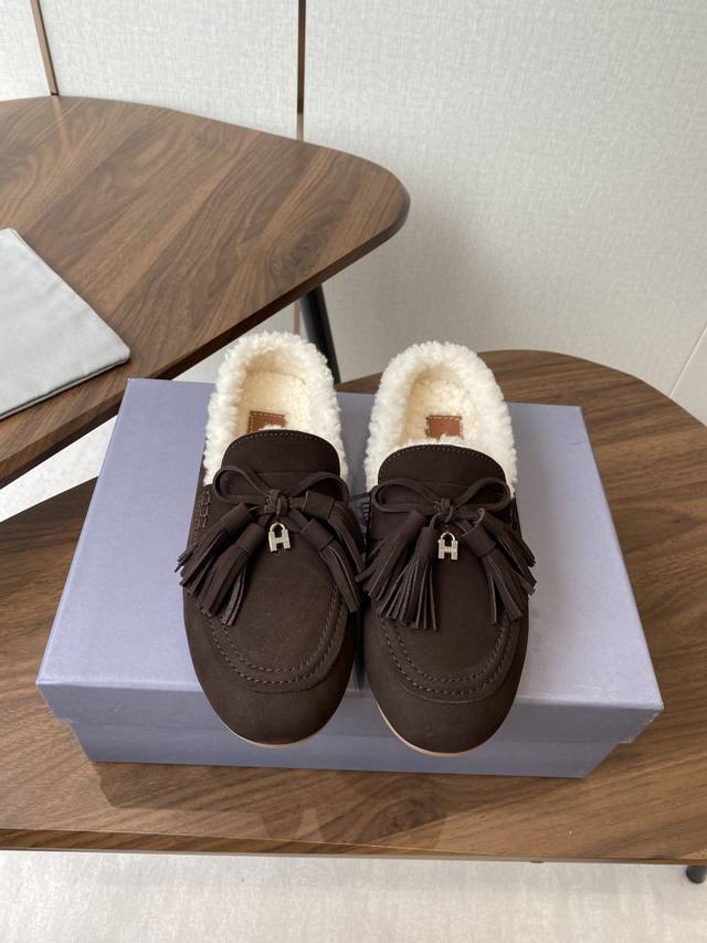 Hogan shoes are one of the brands most frequently seen on celebrities in their p