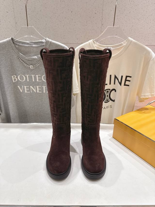High-quality factory-made Fendi F029 2025 Autumn/Winter New Long Boots, Straight