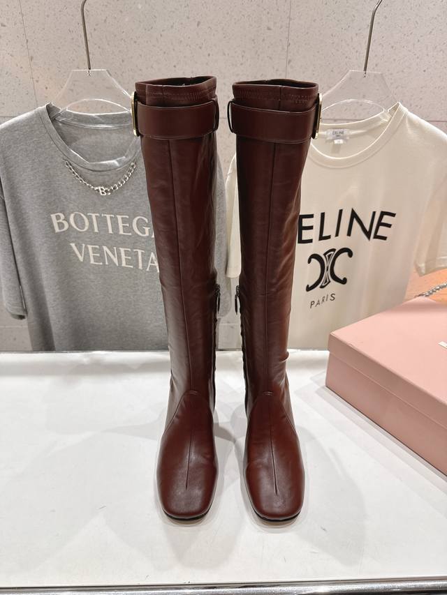 High-quality factory version. Miu Miu F026 2025 Autumn/Winter runway new high-he