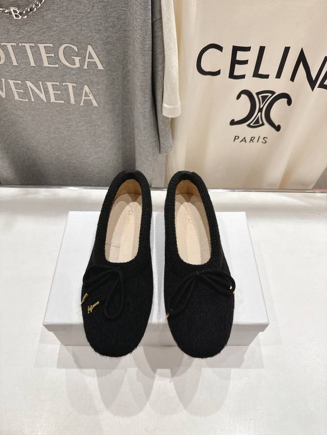 High-quality factory-made Celine F018 2025Ss new Mary Jane flat loafers! A hot-s