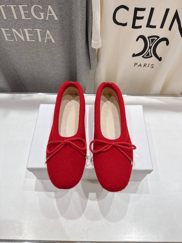 High-quality factory-made Celine F018 2025Ss new Mary Jane flat loafers! A hot-s