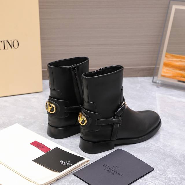 High-quality imported Valentino 25Ss Autumn/Winter New Round Toe V-Buck Rider An