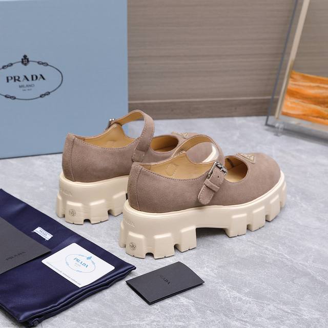 High-quality Prada 25Ss new platform Mary Jane shoes. The retro, stylish, and av