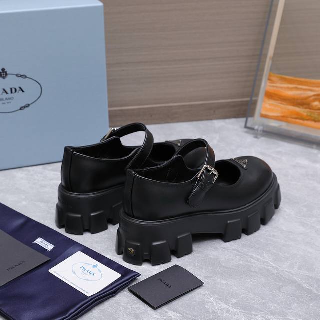 High-quality Prada 25Ss new platform Mary Jane shoes. The retro, stylish, and av