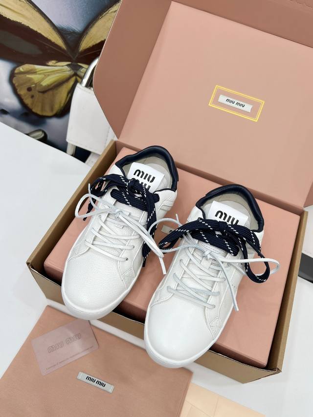 Top-tier Miu Miu white sneakers, the "dirty" version! 25 new British-style lace-