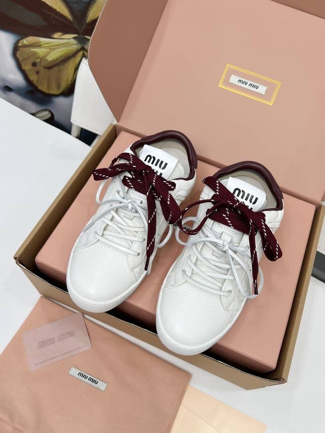 Top-tier Miu Miu white sneakers, the "dirty" version! 25 new British-style lace-