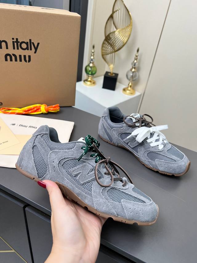 A total of 51 colors: 12 colors for mesh uppers, 20 colors for single shoes, 9 c A total of 51 colors: 12 colors for mesh uppers, 20 colors for single shoes, 9 c