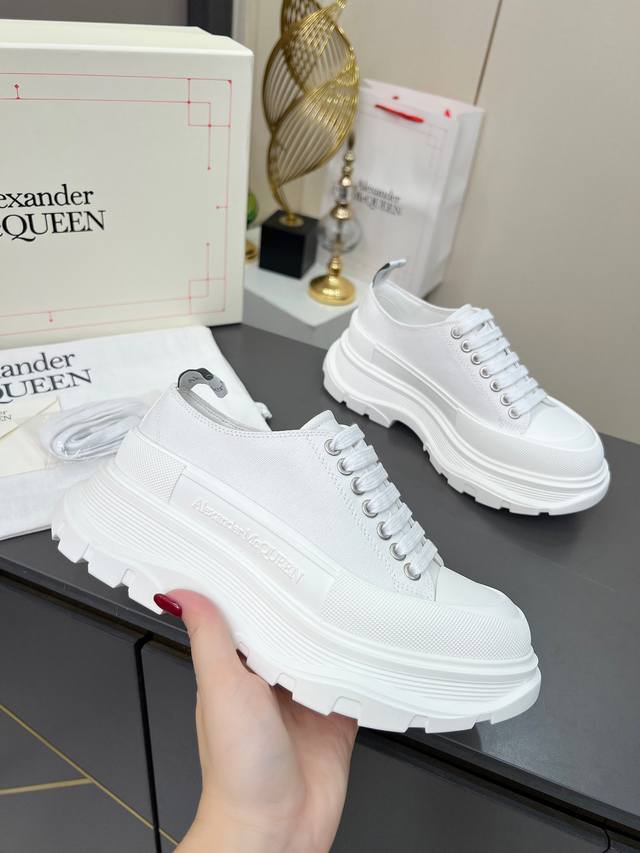 Alexander McQueen Lace-up Round Toe Low-top Shell Toe Casual Shoes, Couple Shoes