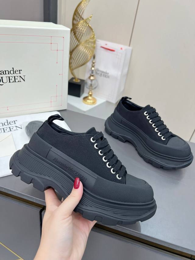 Alexander McQueen Lace-up Round Toe Low-top Shell Toe Casual Shoes, Couple Shoes