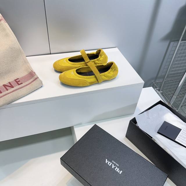 High-quality factory! Top-quality Prada Fall/Winter 2025 new style single-strap