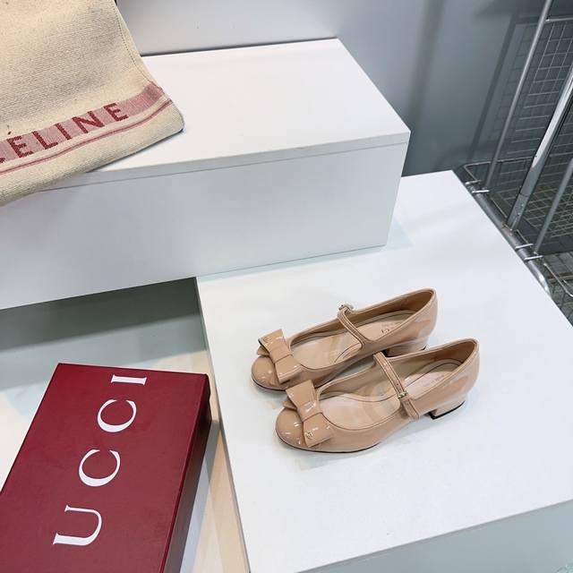 High-quality factory! Top quality Gucci 2025 Fall/Winter new patent leather Mary