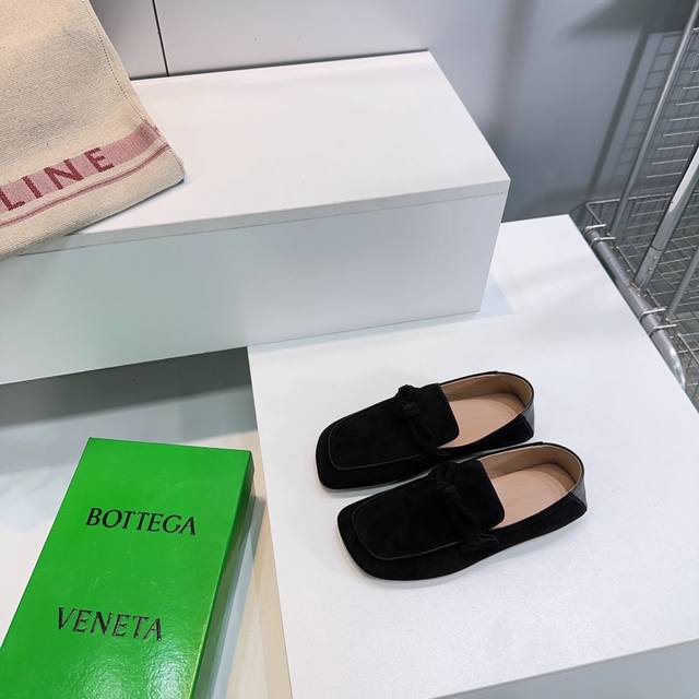 High-quality factory-made women's and men's shoes! Top-quality couple shoes! Bot High-quality factory-made women's and men's shoes! Top-quality couple shoes! Bot