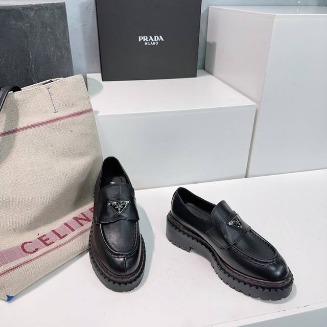 High-quality factory! Top-quality Prada Spring/Summer 2025 platform loafers with