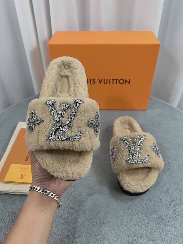 Louis Vuitton (LV) hot-selling new wool slippers! Made from top-quality pure woo
