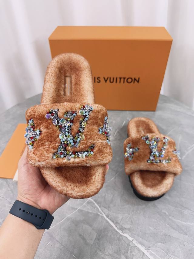 Louis Vuitton (LV) New Wool Slippers - Soft and Fine Wool, Top Quality Pure Wool