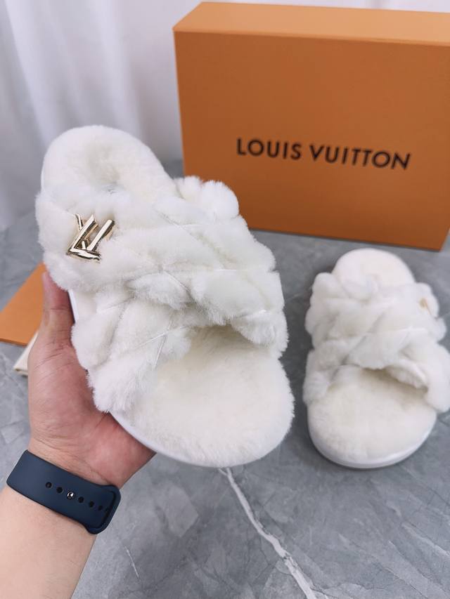 Louis Vuitton (LV) New Wool Slippers - Soft and Fine Wool, Top Quality Pure Wool