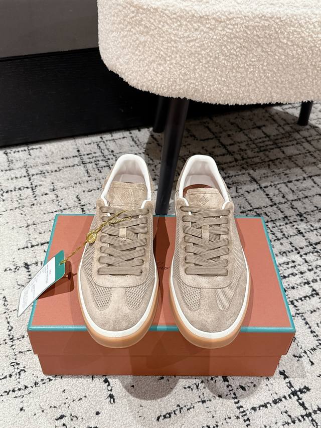 Top-tier couple's version Loro Piana 25 latest Tennis Walk series German trainin