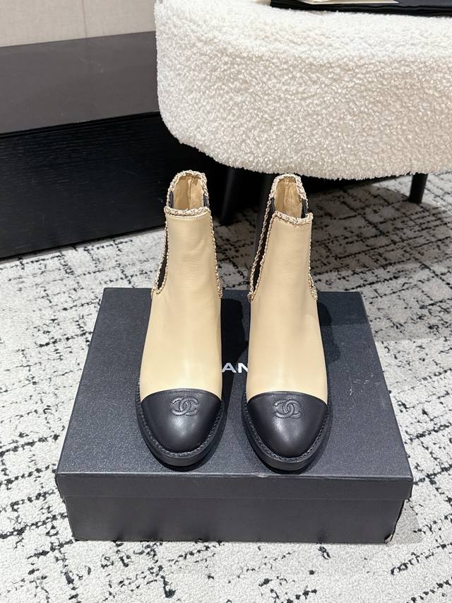 Autumn/Winter New Chanel 25 Classic Color-Blocked Chain Chunky Heel Ankle Boots,