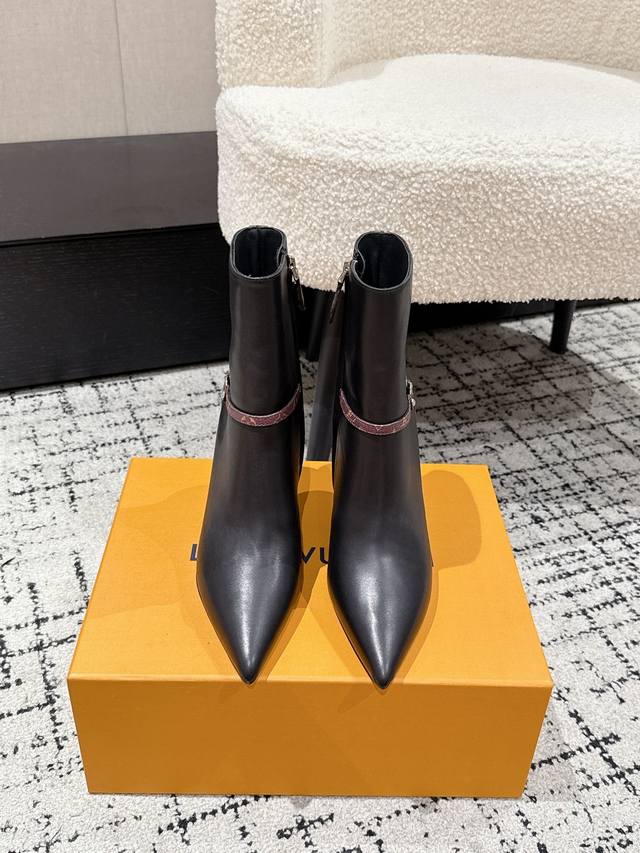 Louis Vuitton 25 Early Autumn New Arrival Lv Legacy Ankle Boots Pointed Toe High