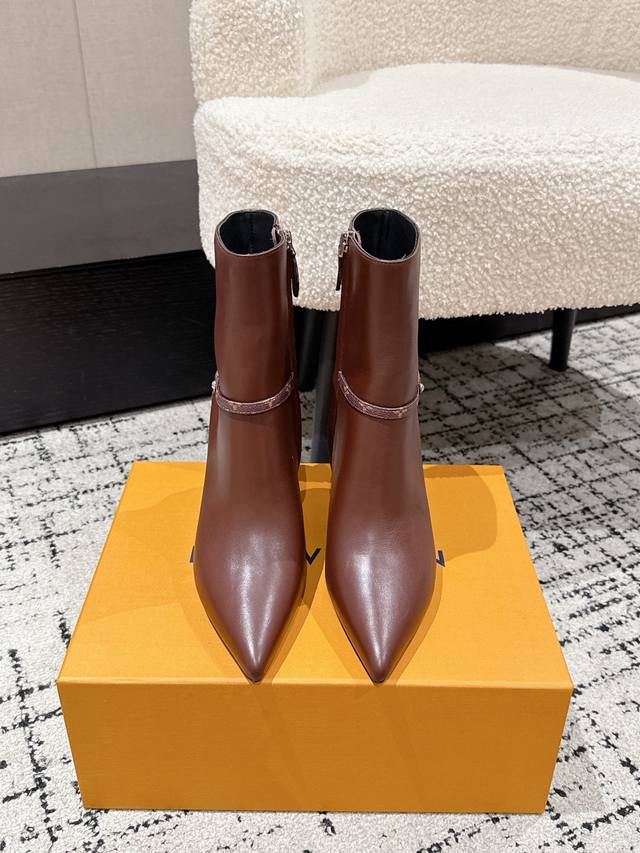 Louis Vuitton 25 Early Autumn New Arrival Lv Legacy Ankle Boots Pointed Toe High